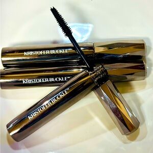 Kristopher Buckle Grand Opening Volumizing Mascara